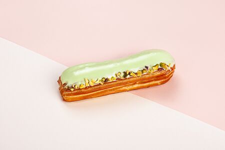 Эклер Фисташковый