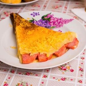 Блин с ветчиной и сыром