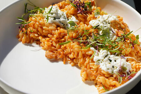 Орзо с кроликом и страчателлой