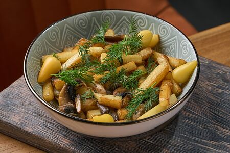 Картофель жаренный с грибами