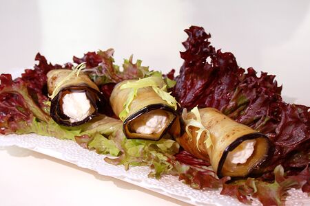 Рулетик из баклажанов