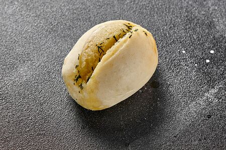 Булочка французская