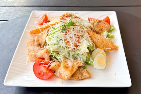 Цезарь с курицей