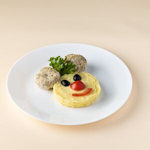 Куриные котлетки с картофельным пюре