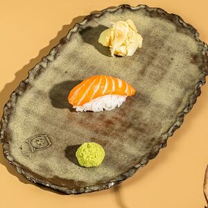 Суши лосось