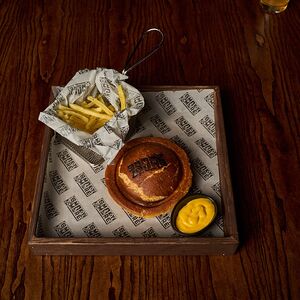 Бургер с рваной говядиной