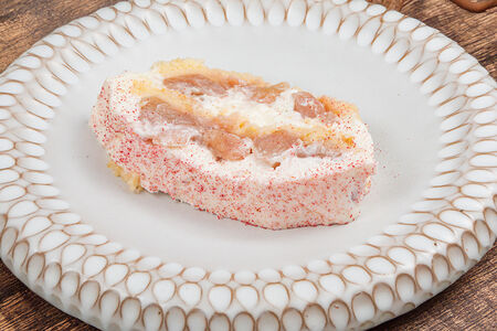 Яблоки в краснодарском вине с бисквитом и кремом с цедрой лимона