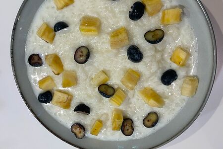 Каша рисовая с ягодами