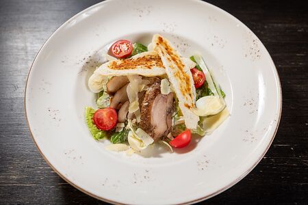 Салат Цезарь с курицей