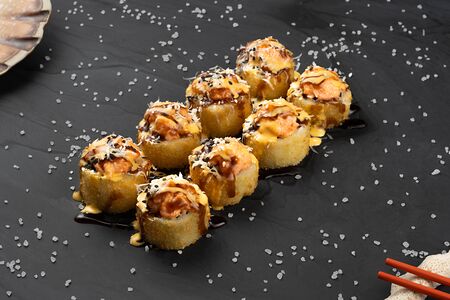 Жареный с запечённым лососем