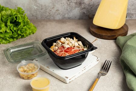 Салат Цезарь с курицей