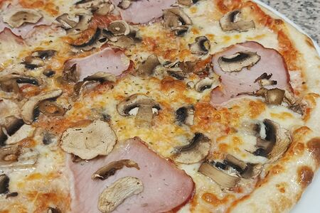 Прошутто фунджи