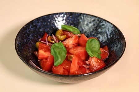 Томаты, оливки, ароматное масло