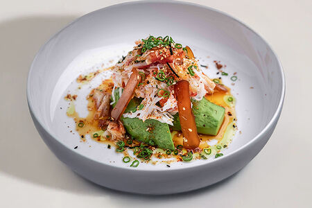 Краб, икра боттарга и соус вафу 