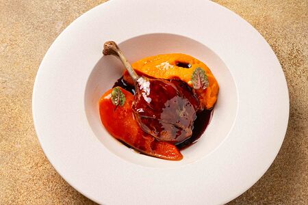 Утиная ножка с муссом из батата