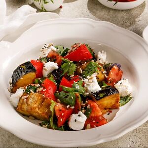 Салат с хрустящими баклажанами