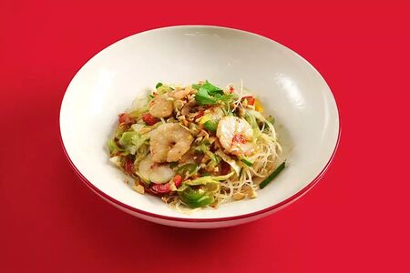 Салат с креветками и стеклянной лапшой