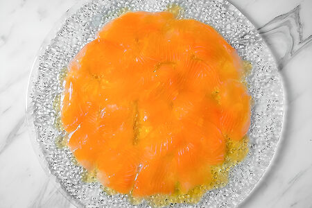 Лосось и соус Понзу