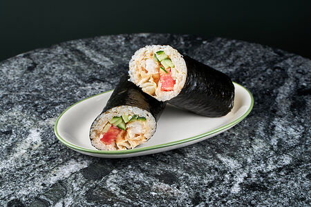 Суширрито креветка темпура с томатами