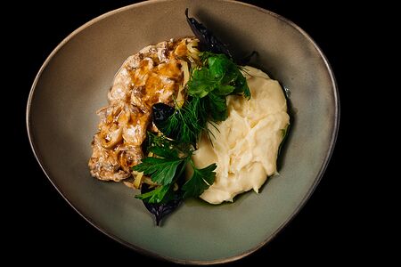 Бефстроганов с пюре