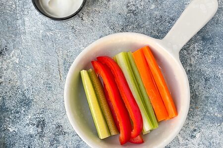 Овощные брусочки со сметаной