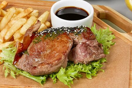 Свинина Sous Vide с картофелем фри