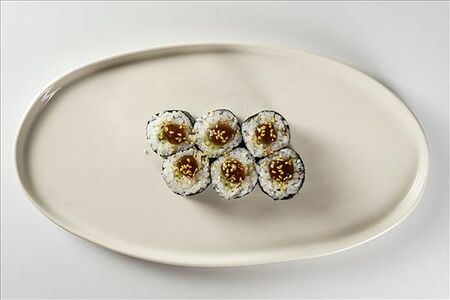 Ролл с копченым угрем