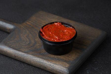 Томатный с аджикой