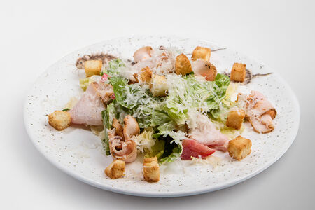 Салат Цезарь с курицей