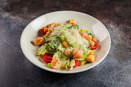 Салат Цезарь с креветками