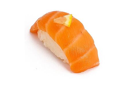 Суши с копченой форелью