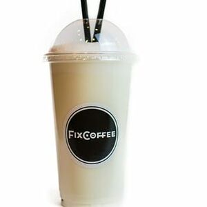 Молочный коктейль с клубничным сиропом стандартный