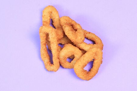 Кольца кальмара с соусом спайси