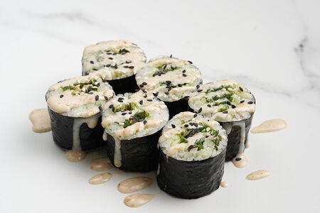 Малый ролл с водорослями чука № 6