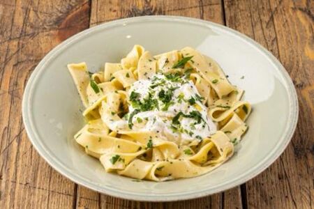 Паппарделле со страчателлой