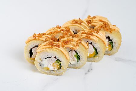 Жареные Мини-бикини с курицей, сыром и луком