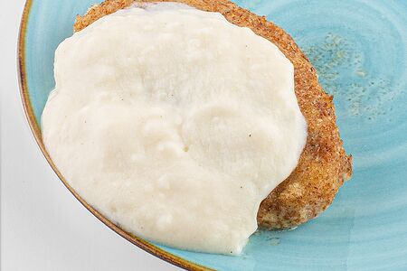 Котлета из щуки под соусом бешамель