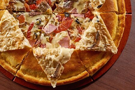 Пицца верона целая