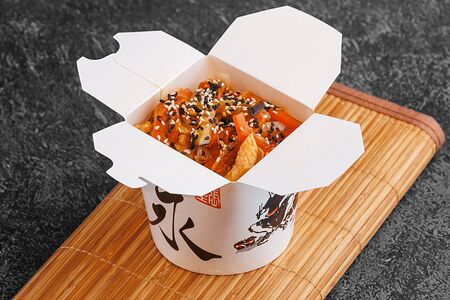 Курица с соусом кимчи