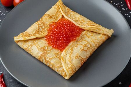 Блин с красной икрой