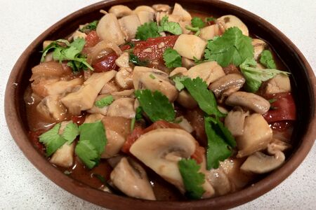 Чашушули с грибами