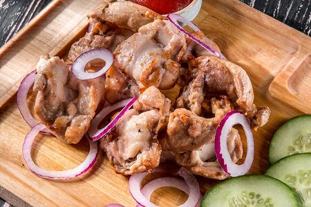 Шашлык из куриных бедрышек без кости Д