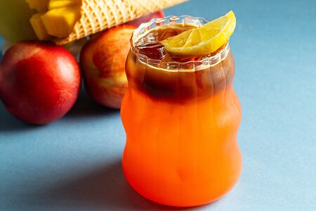 Айс-Кофе Манго Шпритц