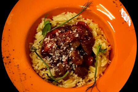 Ризони со свининой в соусе Чилли