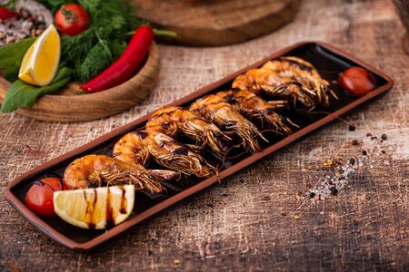 Аргентинские креветки в медово-горчичном соусе