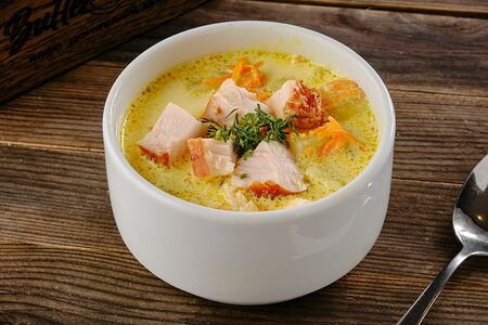 Суп сырный с копченостями