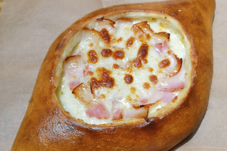 Хачапури с беконом по-аджарски