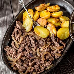 Горячая сковорода с говядиной