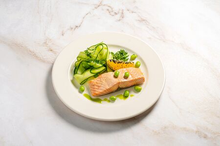  Стейк из семги на пару