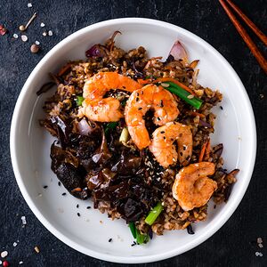 Жареный рис с тигровыми креветками